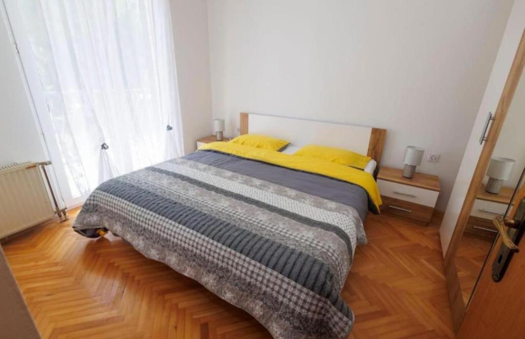 Apartmani Mira Split Bagian luar foto