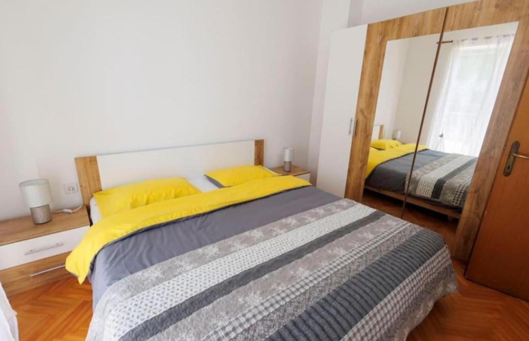 Apartmani Mira Split Bagian luar foto